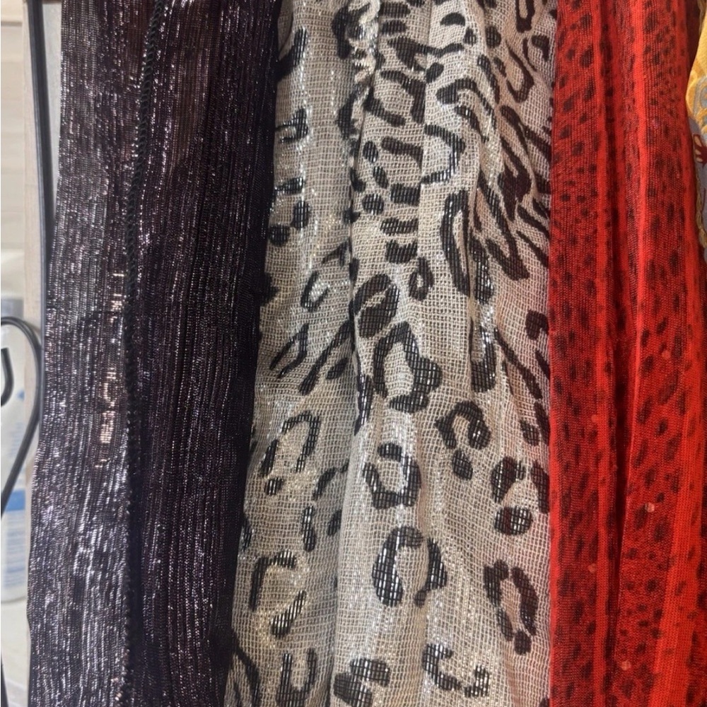 Multicolor Patterned Scarves Set - Picture 3 of 3